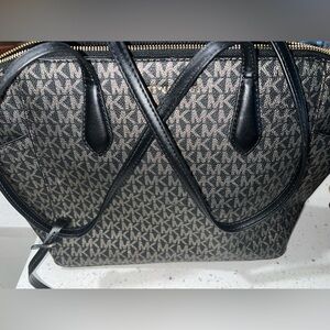 Michael kors handbag brand new